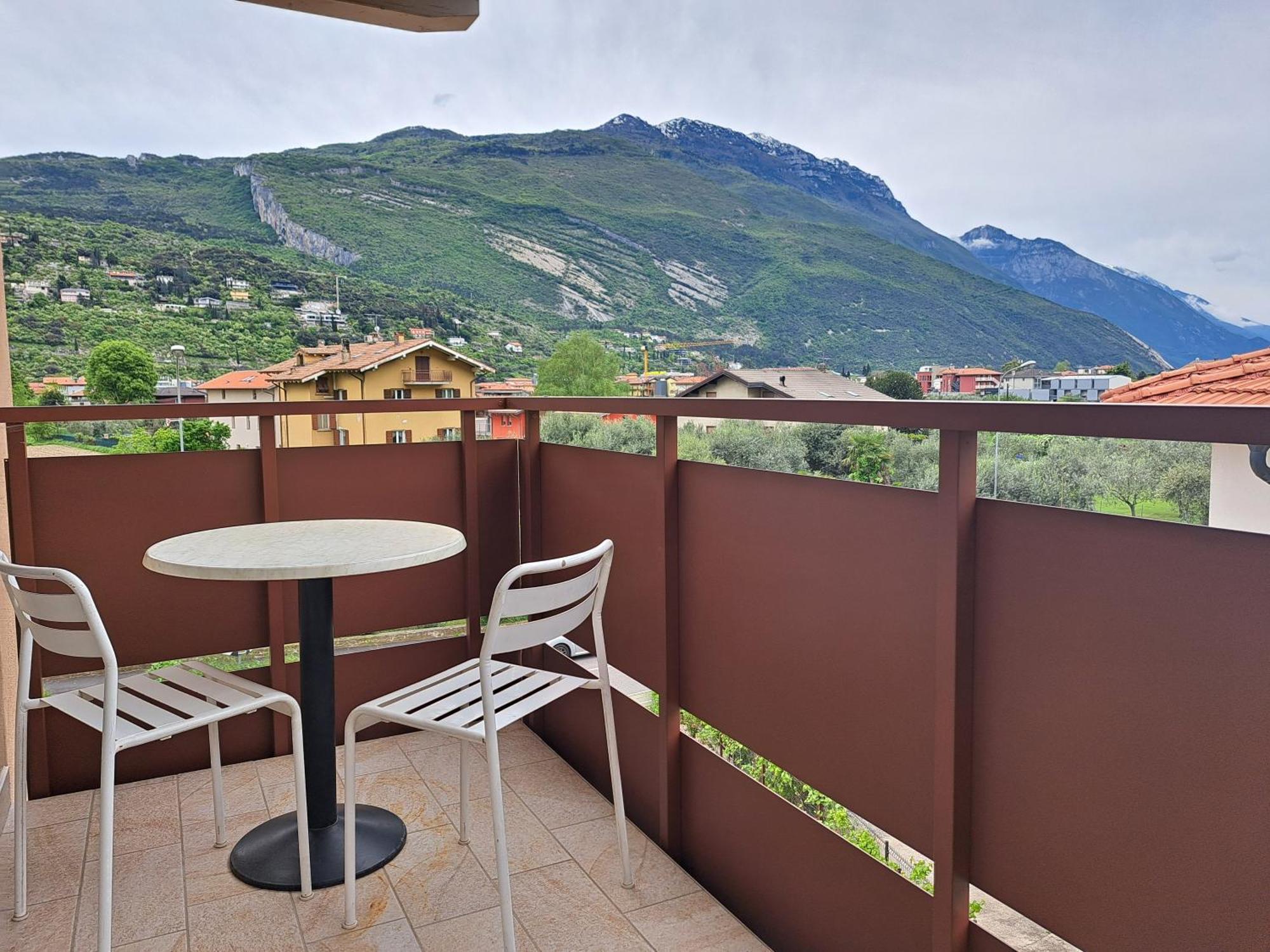 Conca D'Oro B&B And Apartments Torbole Sul Garda Bagian luar foto